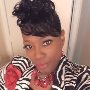 Meet your Posher, Carla